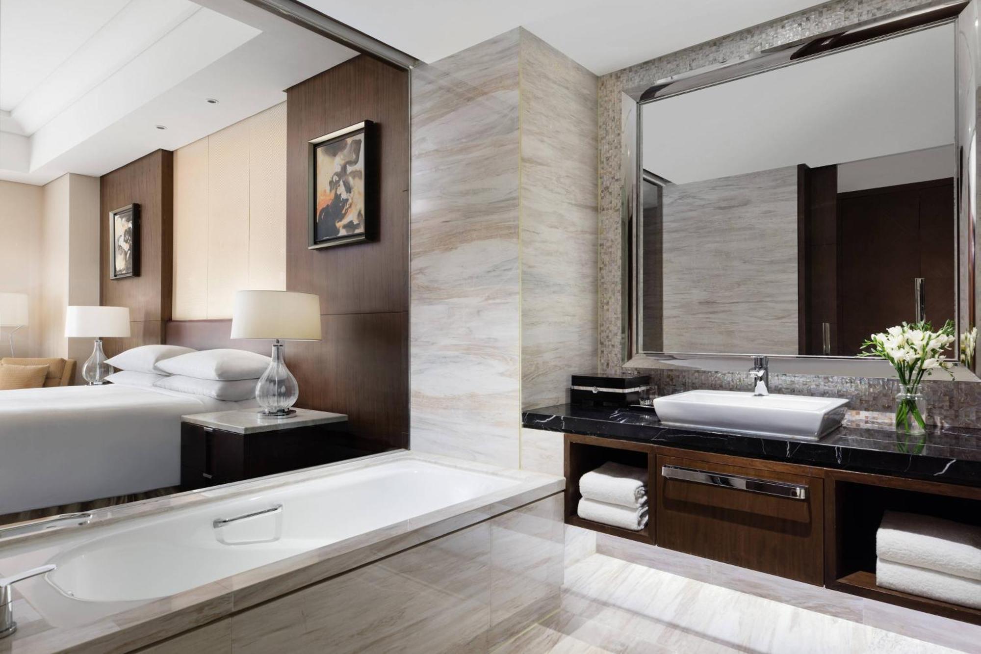 Shanghai Marriott Hotel Pudong East Bagian luar foto